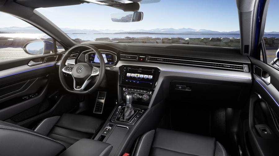 Торпедо Volkswagen Passat R-Line Variant (B8) 2019 года  (WW) (фото 5 из 49)
